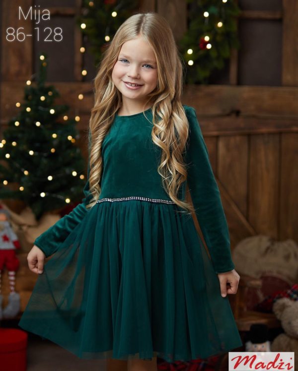 Śliczna zielona sukienka dla dziewczynki