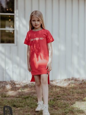 Sportowa malinowa sukienka dla dziewczynki All for Kids.